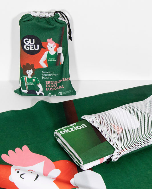 Euskal Kirola: Toalla deportiva y mesh bag para un evento de promoción del deporte y la lengua