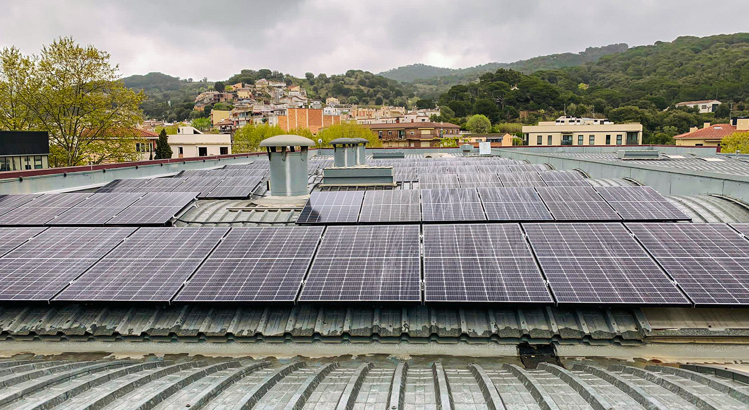 Placas solares en la fábrica de Arpe, energía autoproducida 100% renovable